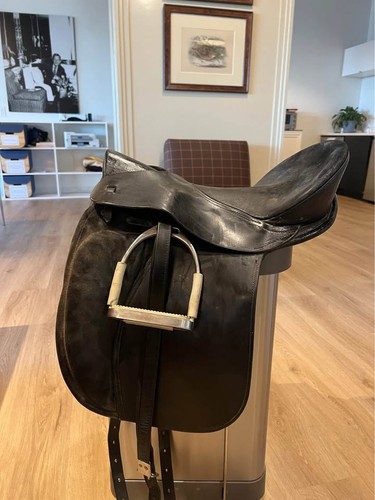 Ansur treeless saddle black - ansur,